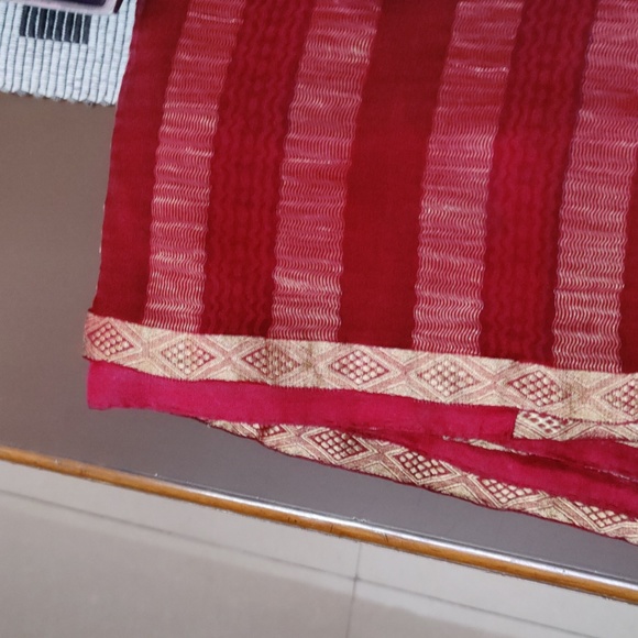 Pure Georgette Saree - Picture 4 of 8